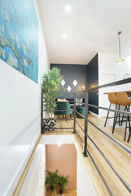 Rent A - Charon 3 Parigi
