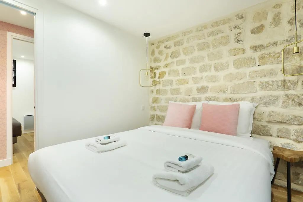 Appartamento Rent A - Charon 3 *
